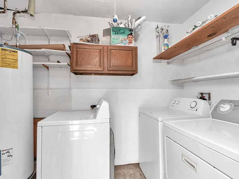 5837 Sunforest Dr — Photo 15
