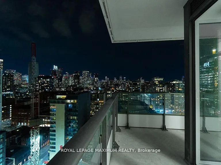 70 Princess St #2015-E — Photo 22