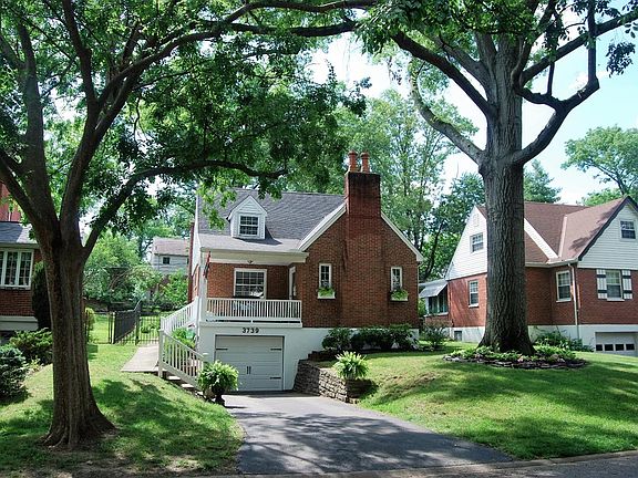 2nd image of 3739 Grovedale Pl