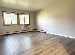 2070 Allen Blvd APT 26, Middleton, WI 53562