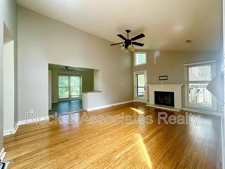 200 W Woodcroft Pkwy #57A — Photo 2