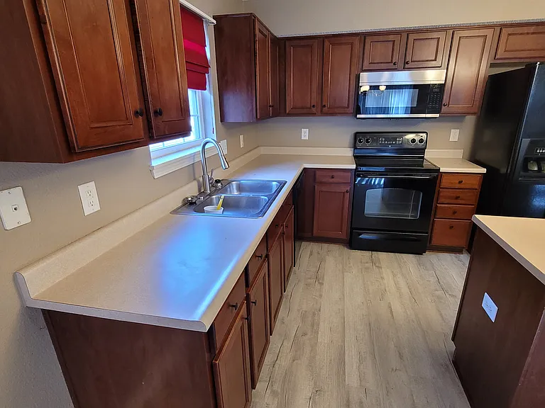 542 Sun Ridge Blvd — Photo 13
