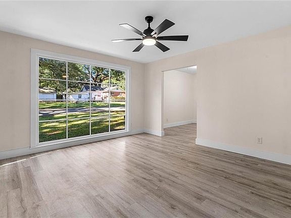 3rd image of 2103 W Hillwood Dr
