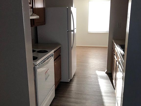 5th image of 388 Jury Ln Unit E