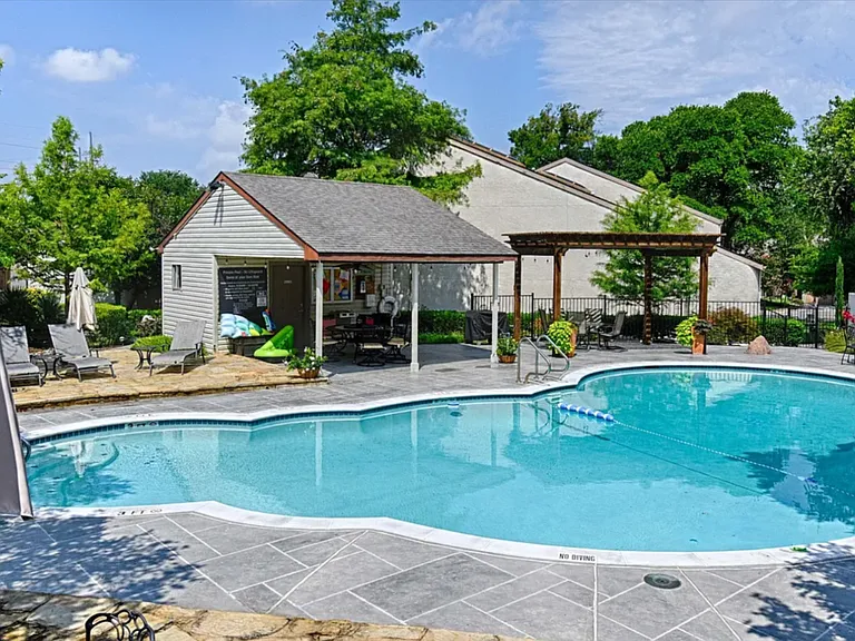 Community pool