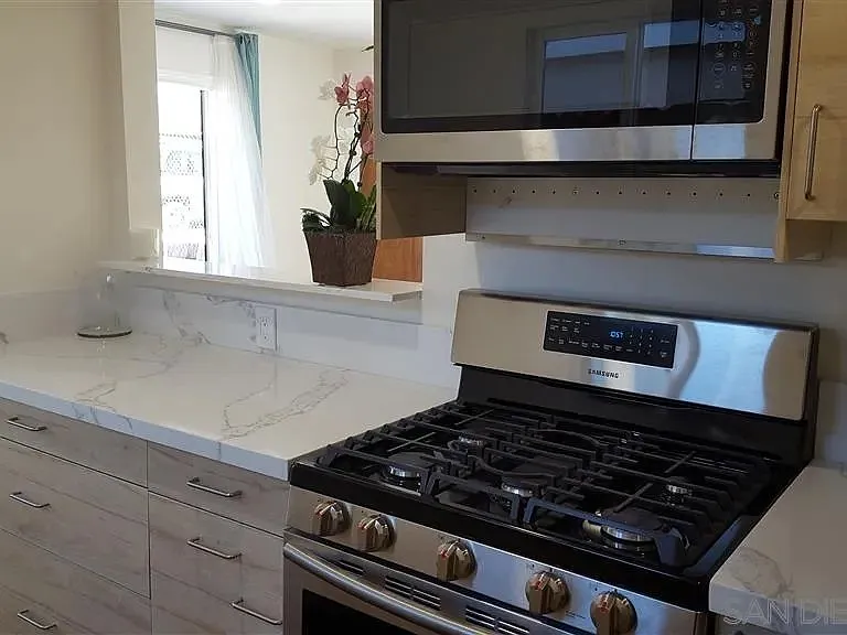 4669 Point Loma Ave #2 — Photo 3