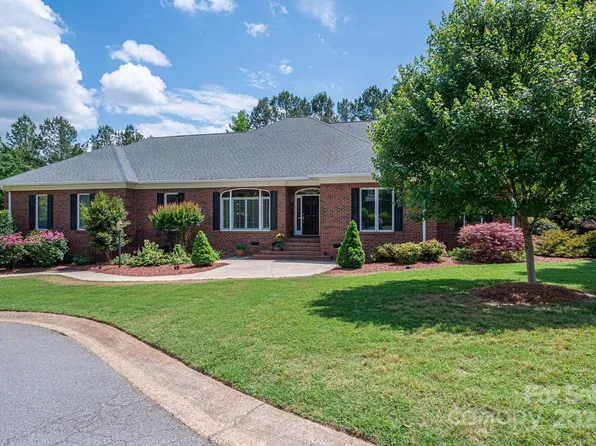 216 Commodore Ct, Belmont, NC 28012