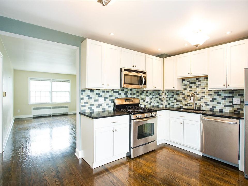 1st image of 50 Woodlawn Ave #4