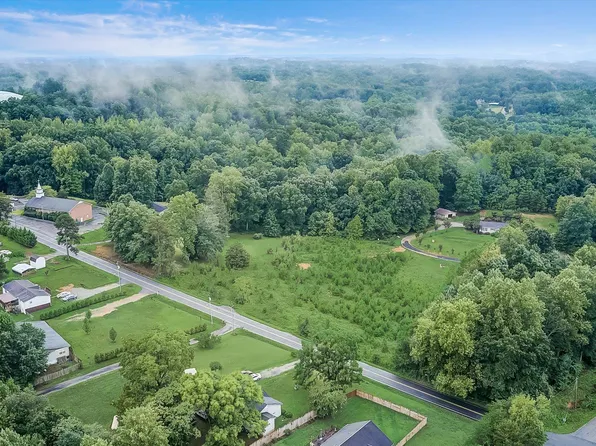 183 Pleasant Retreat Rd, Travelers Rest, SC 29690