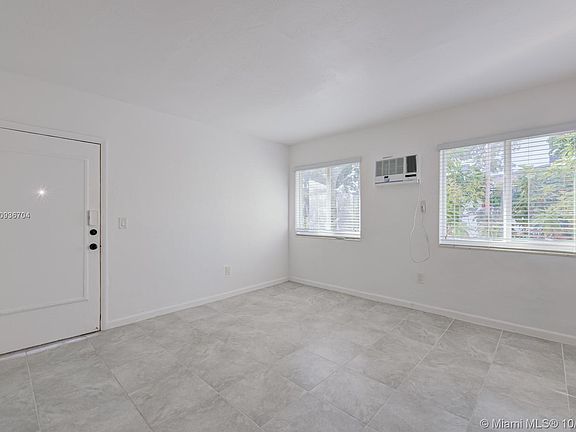 2nd image of 212 Phoenetia Ave APT 10