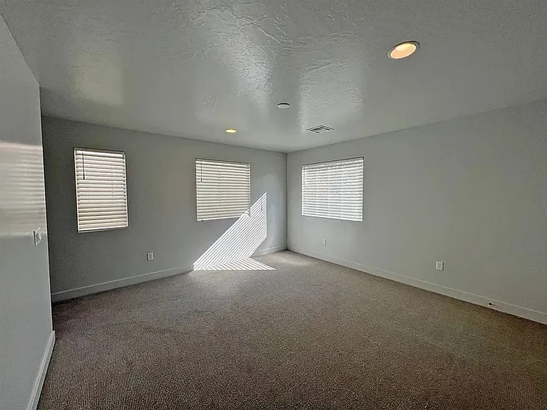 4104 E Phobos Ln — Photo 25