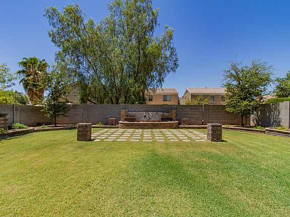 3rd image of 39312 N Lisle Cir