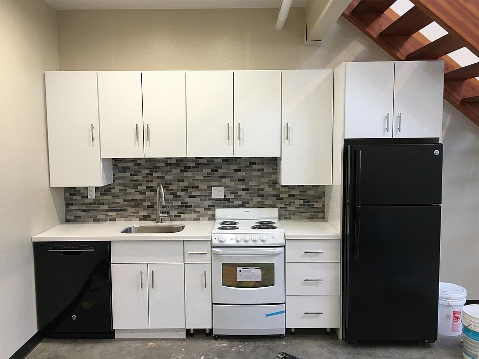 2nd image of 801 Minnesota St Suite 9