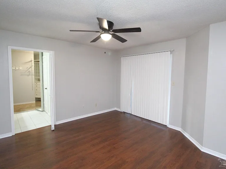 8154 Treetop Ln — Photo 7