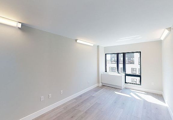 3rd image of 605 Hart St Penthouse 5A