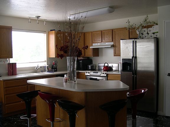 5th image of 1423 W 2175 S