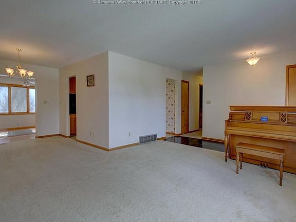 4th image of 2621 Larwood Dr