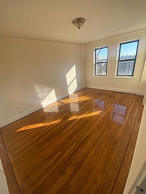 4th image of 2789 Morris Ave #5G