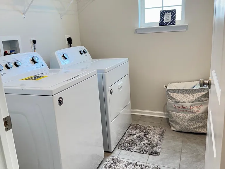 223 Seven Springs Ln — Photo 15