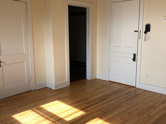 5th image of 316 Main St APT 6