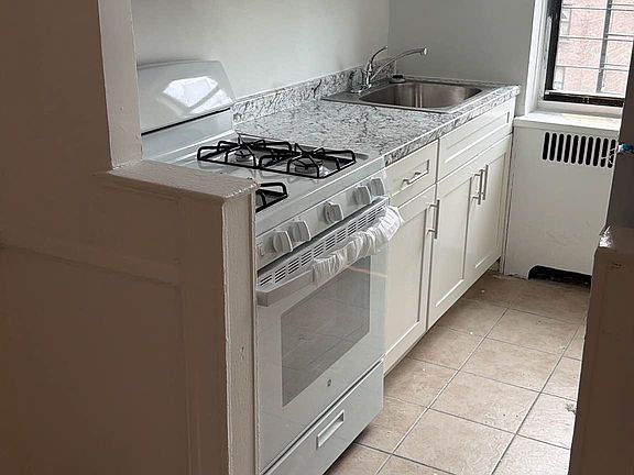 5th image of 95 W 195th St APT 6B