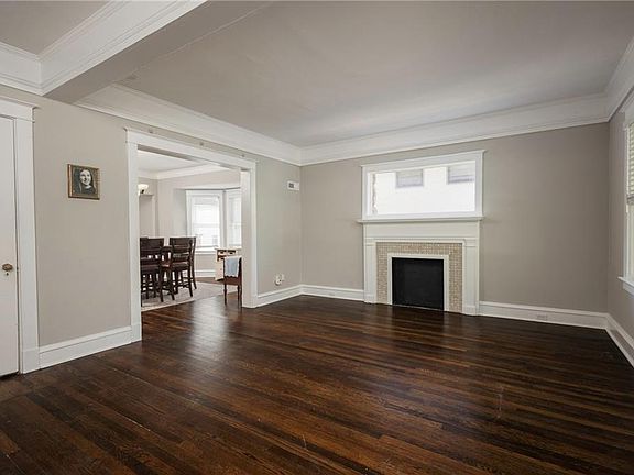 3rd image of 4219 Kenwood Ave