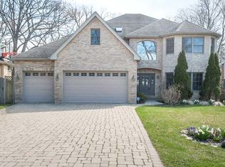 1211 Wincanton Dr, Deerfield, IL