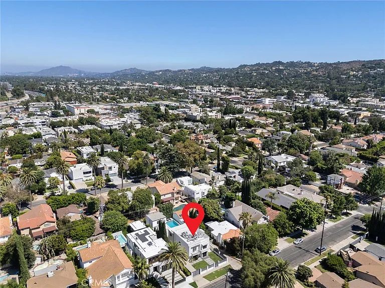 4630 Cedros Ave — Photo 3
