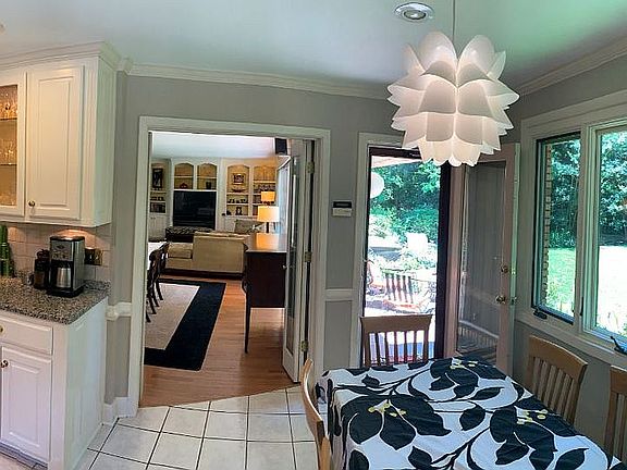 3rd image of 24 Oakland Dr