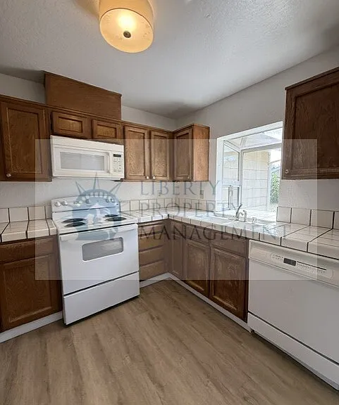 1949 Plymouth Dr — Photo 5