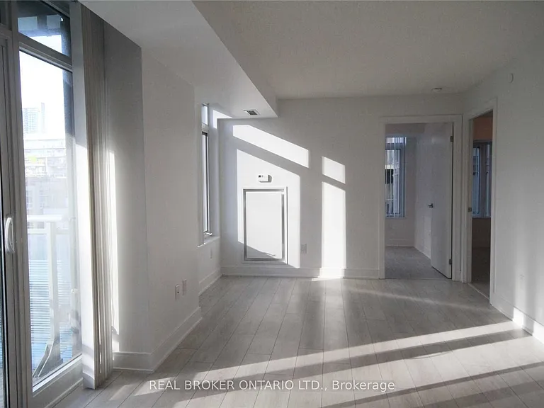 525 Adelaide St W #325 — Photo 5
