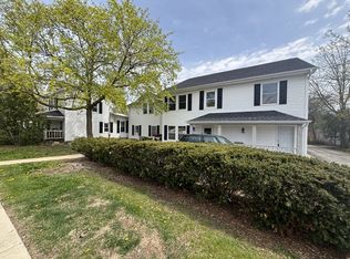 181 N Main St APT 1, Crystal Lake, IL 60014