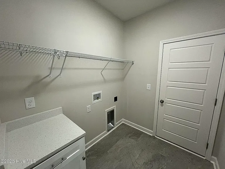 403 Creeks Edge Dr — Photo 11
