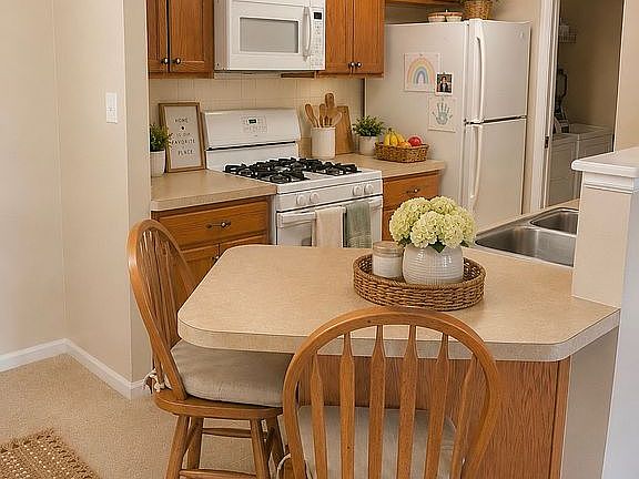 2nd image of 1649 White Oak Cir Unit 1-C