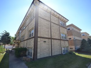 2221 Desplaines Ave #206, North Riverside, IL 60546