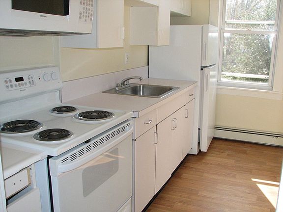 Eat in kitchen 12x9