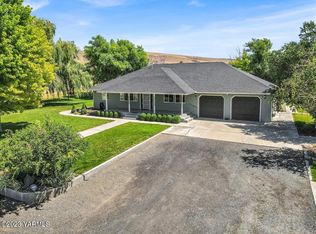 391 Buffalo Rd, Selah, WA 98942