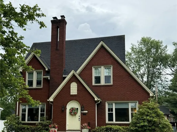 2852 Crescent Dr NE, Warren, OH 44483