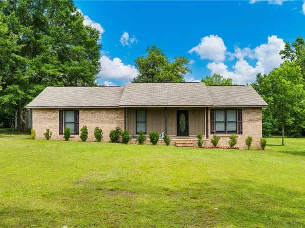 35 Overlook Dr, Seale, AL 36875