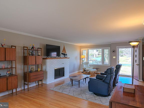 2nd image of 18713 Briarwood Dr