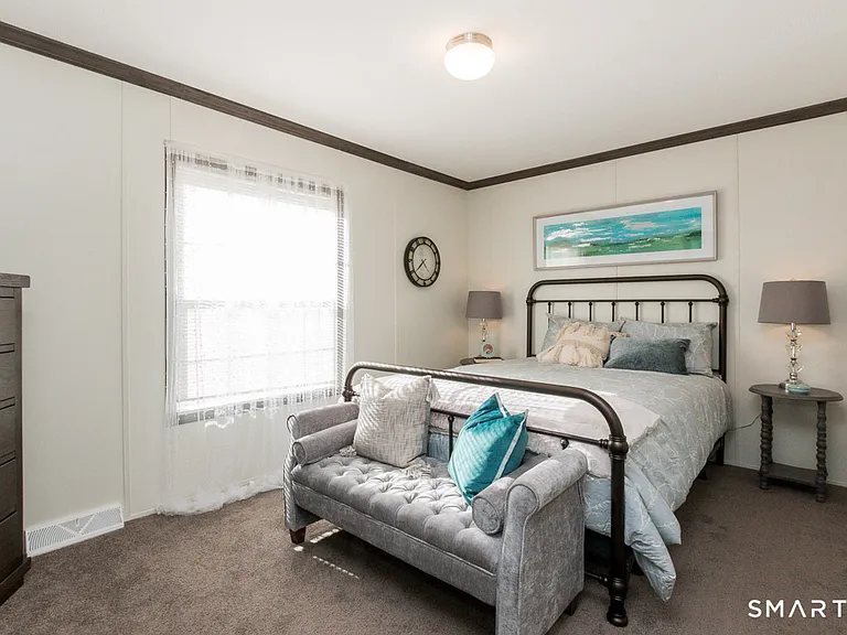 111 Clark Ln #9 — Photo 16