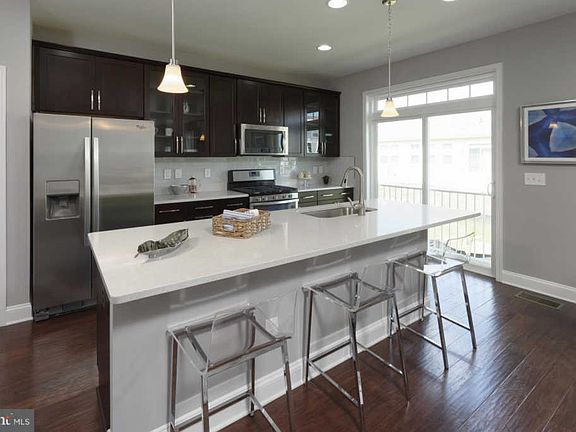 4th image of 1717 Hudgins Farm Cir