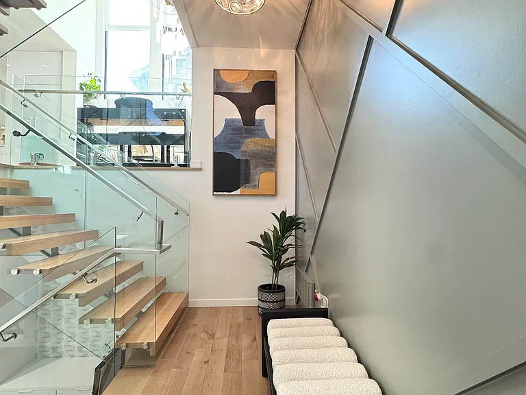 4732 Mercier St — Photo 6