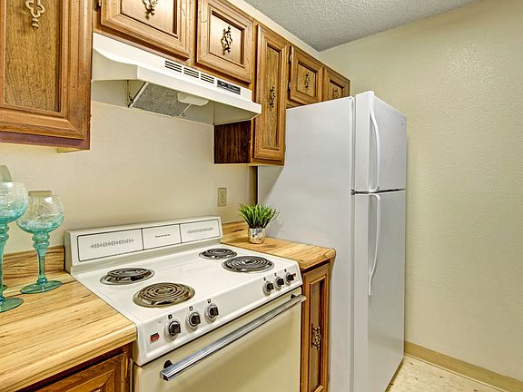 4th image of 201 E 16th Ave APT 105