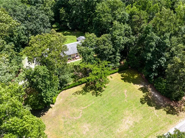 476 Cherry Hill Dr, Aylett, VA 23009