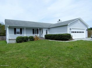 400 English Ct, Hubert, NC 28539