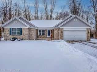 3803 Grant Ave, Fort Gratiot, MI 48059