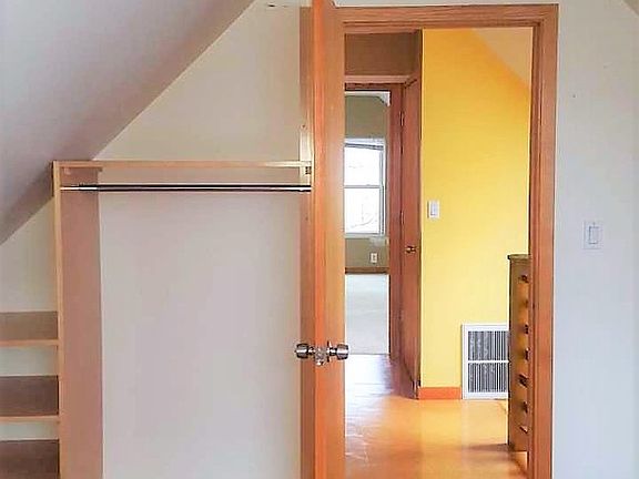 3rd image of 2819 N Maplewood Ave