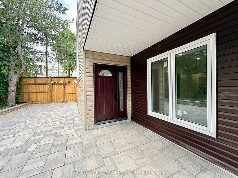 48R Bradgate Rd — Photo 4