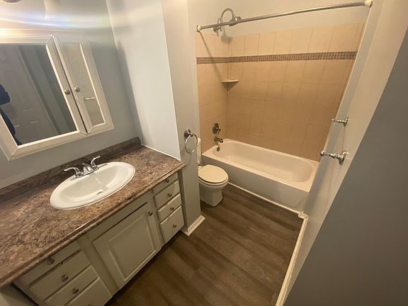 5th image of 4406 Camden Ave APT A1